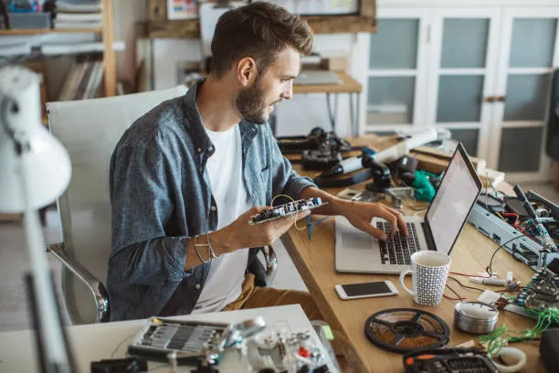Curso manutenção de celular e notebook