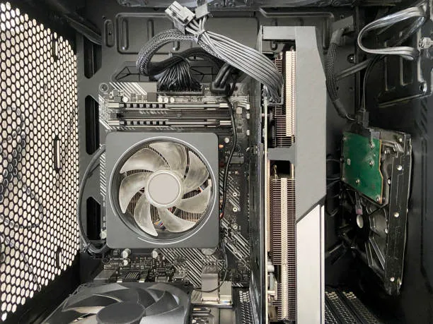 Curso de montagem e manutenção de computadores